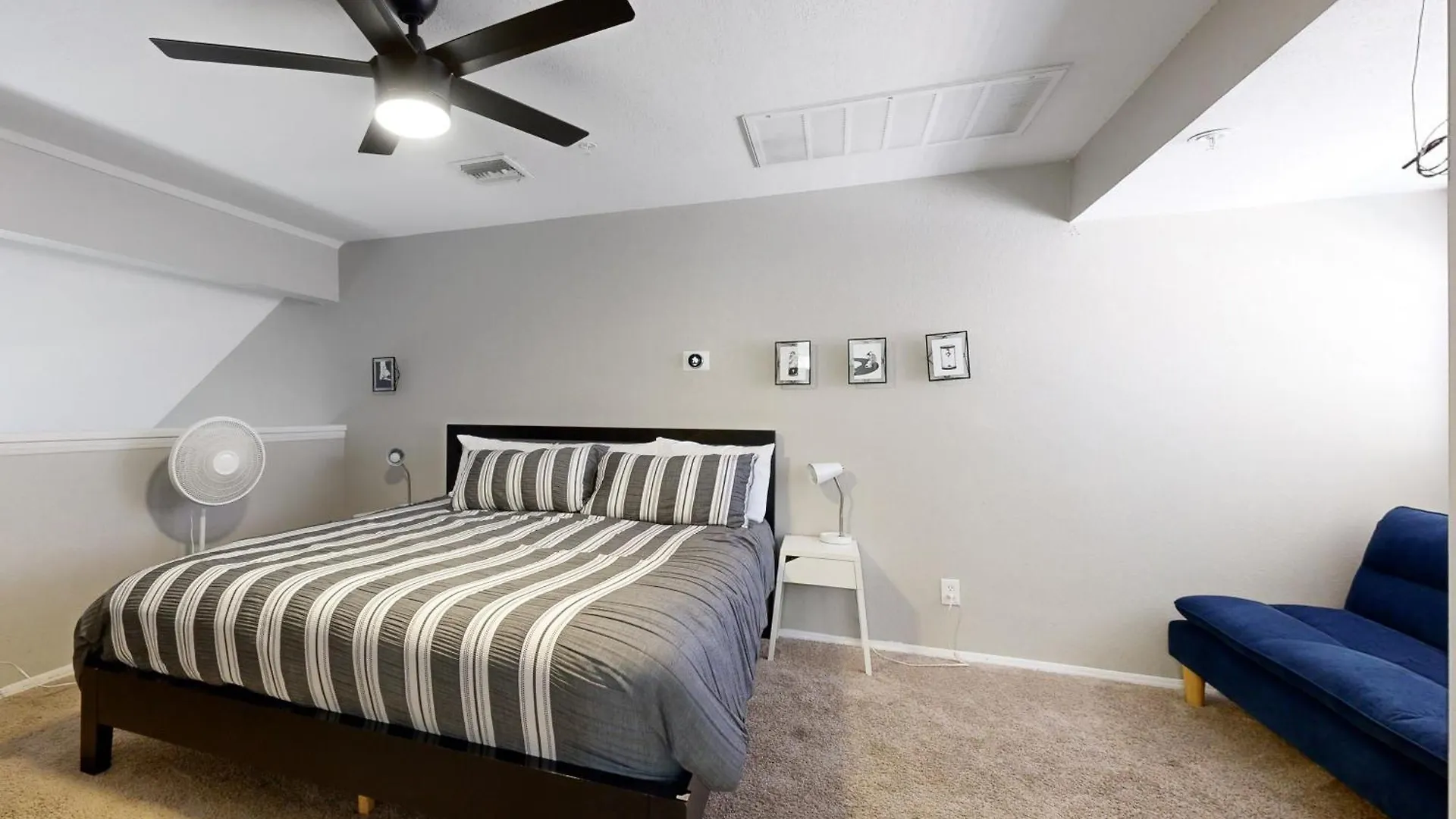 Modern Scottsdale South Apartment 0*,